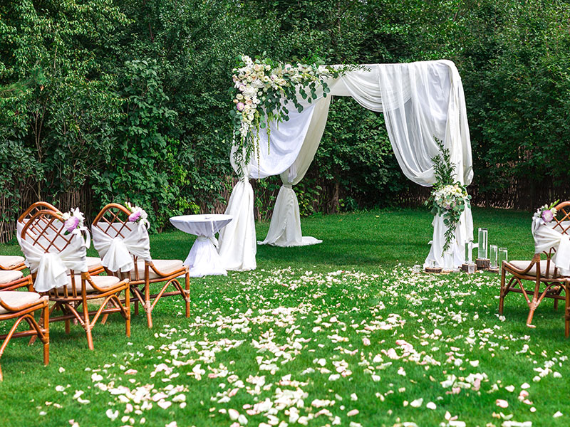 Beautiful setting for outdoors wedding ceremony