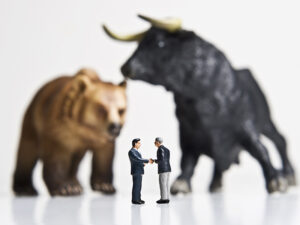 Investors bullish on Q1 returns while advisors remain cautious